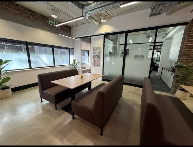 48.80M² SERVICED OFFICE TO LET IN ROSEBANK
